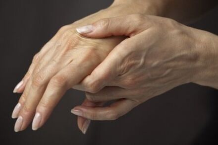 درد در مفاصل انگشتان دست