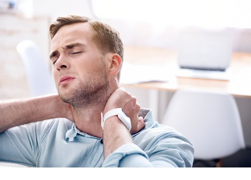 گردن درد در یک مرد به دلیل تومور