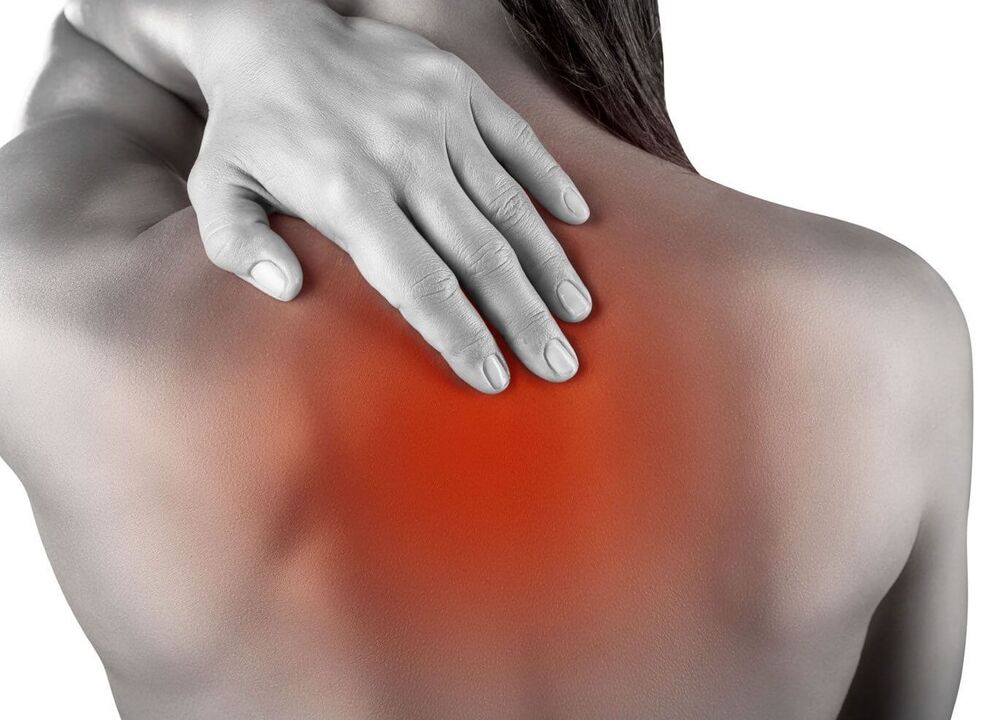کمر درد همراه با پوکی استخوان قفسه سینه