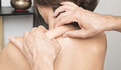 ماساژ با پوکی استخوان گردن رحم